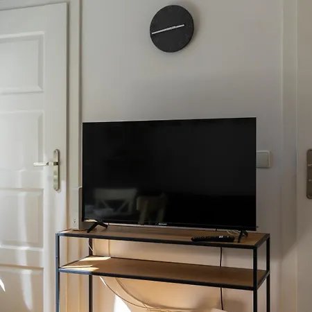 Pulawska Apt - Top Location, Workspace - By Rentujemy Varsavia